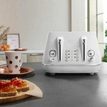 DeLonghi Distinta & Gran Lattissima Breakfast Pack White EN650WPK hero image