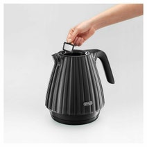 DeLonghi Ballerina Breakfast Pack Four Slice Furnace Black KBD2001BKPK hero image