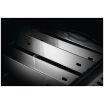 Napoleon Rogue XT 425 Natural Gas 3 Burner Grill with Infrared Side Burner RXT425SIBNK-1-AU hero image