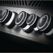 Napoleon Rogue SE 625 LPG Gas 5 Burner Grill with Infrared Side Burner RSE625RSIBPSS-1-AU hero image