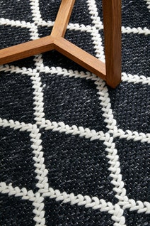 Rug Culture Huxley Large Black & Off White Rug 280X190CM - HU-BLK-280190 hero image